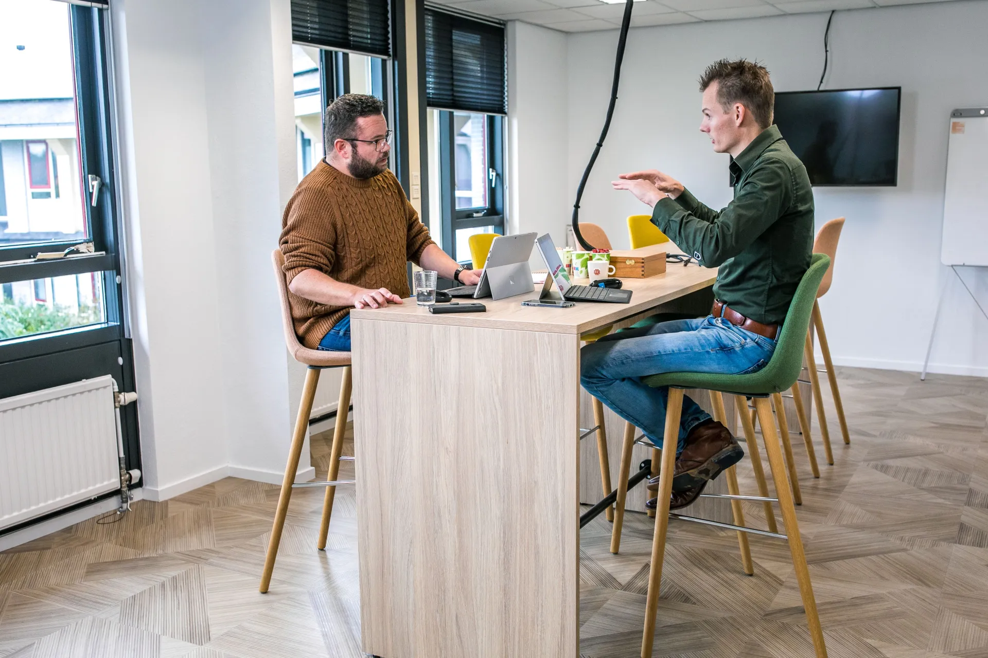 Collega's in overleg